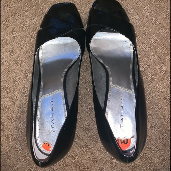 Tahari black heels - Picture 3 of 4